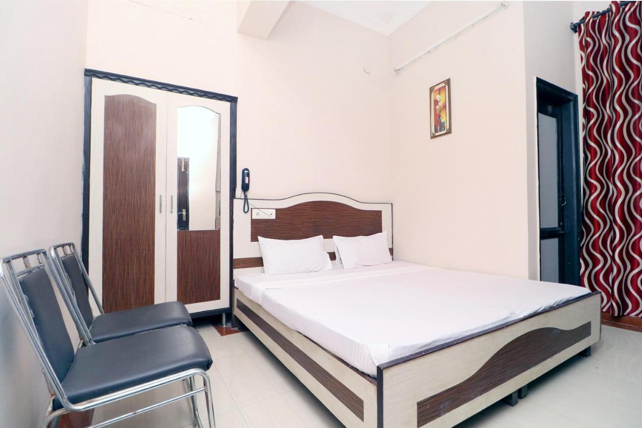 SPOT ON 43045 Hotel Vivek Plaza Shāhpur Kültér fotó